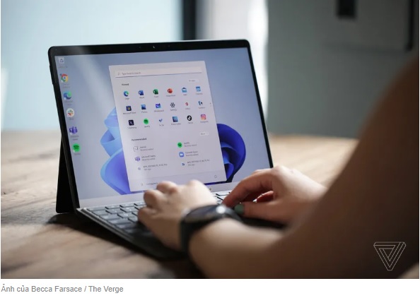 Xuất hiện cảnh báo Watermark (hình mờ) trên màn hình máy tính không được hỗ trợ cài đặt Windows 11